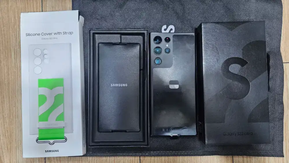 Samsung Galaxy S22 Ultra 12/256 Gb Black Sein Fullset Mulus Murah
