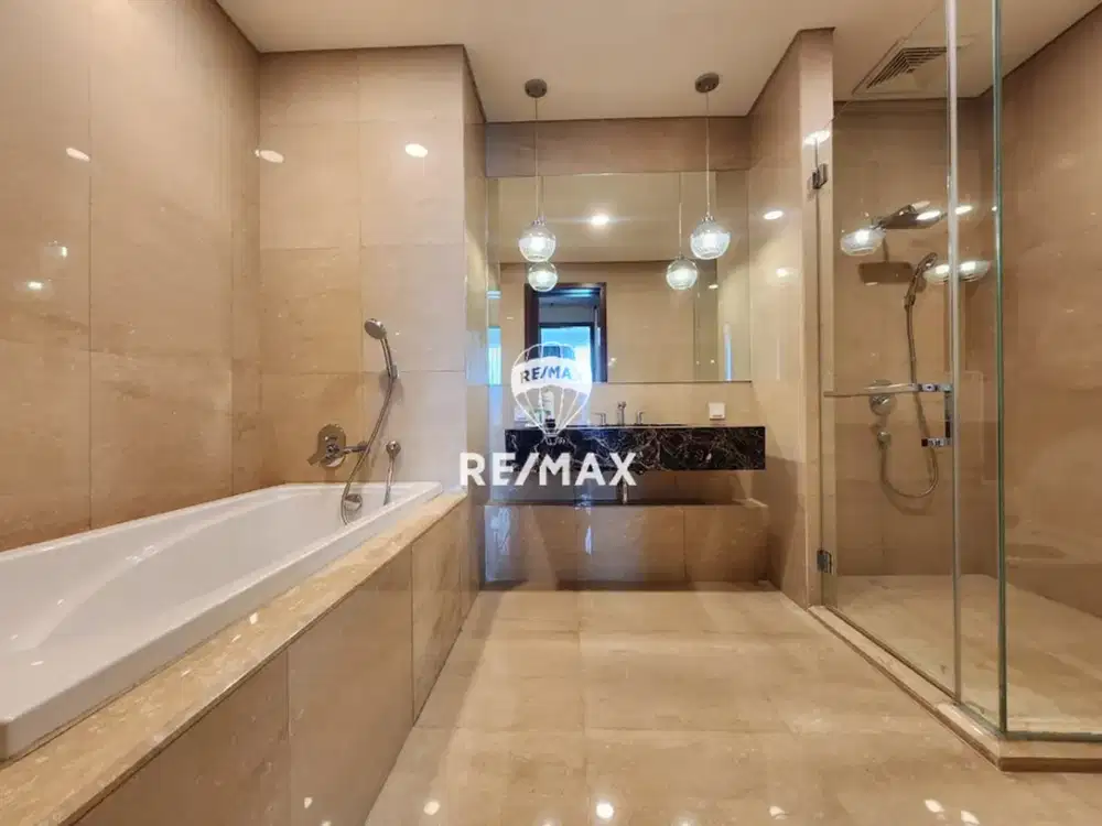 Disewakan Pakubuwono House 2+1 Study 175m² – USD 2,500/Bulan