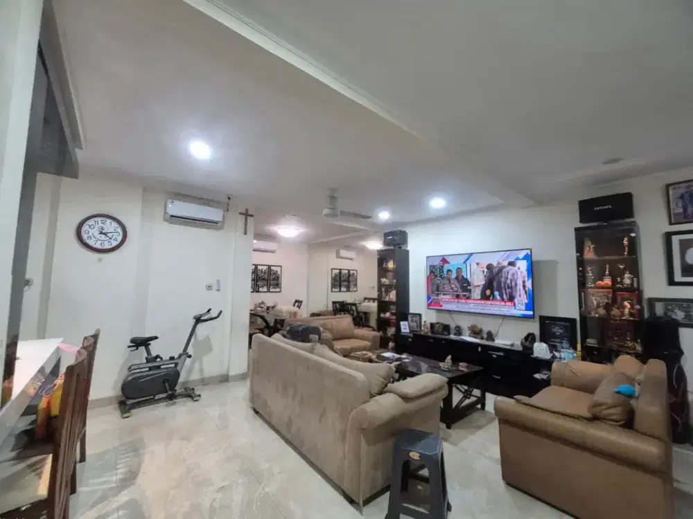 Dijual Rumah Semi Furnished 2 Lantai 4KT Citra 2 Ext Jakarta Barat