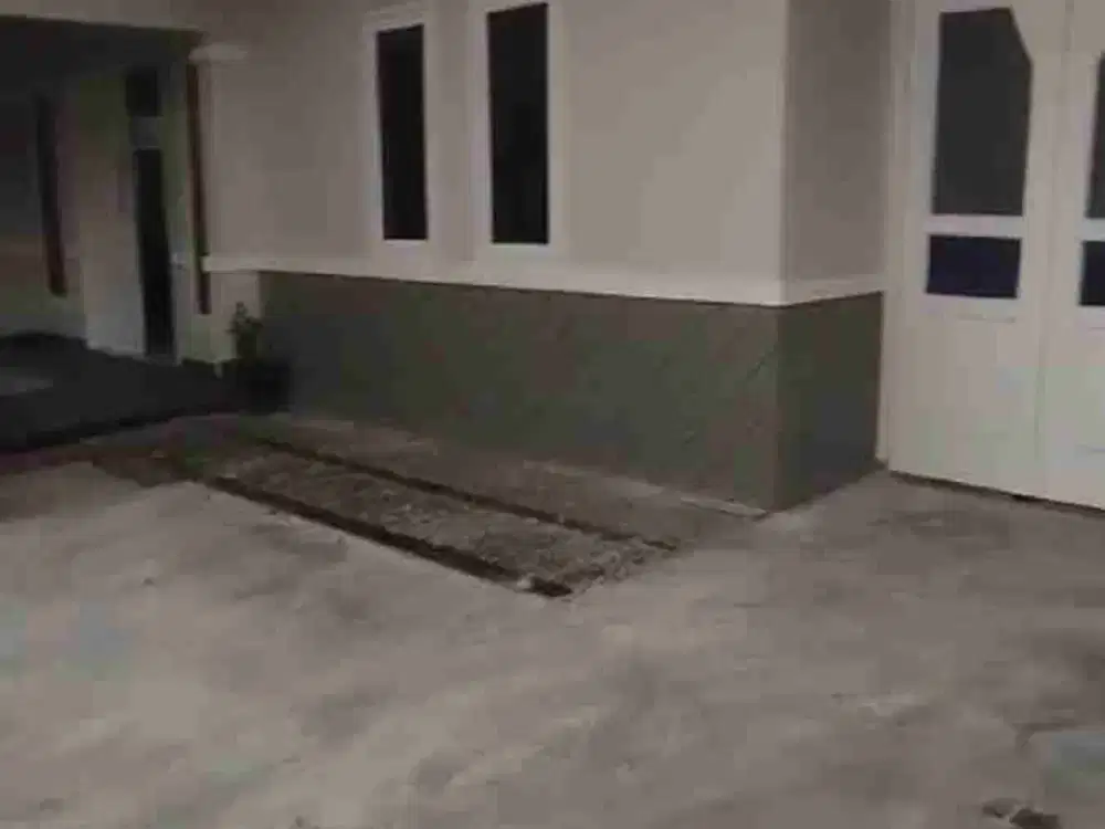 rumah luas terawat sayap buah batu mainroad