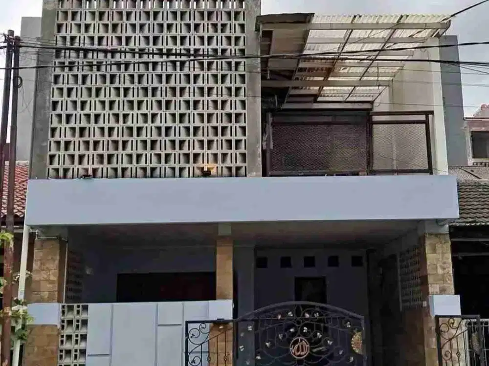 Rumah 2 lantai Harga murah di Bawah Pasaran, Kawasan Ramai, Siap Huni di Kayuringin Jaya, Bekasi Selatan