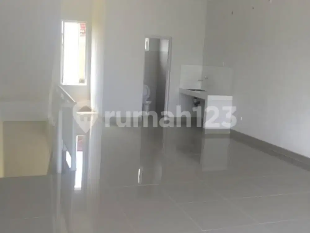 Siap Huni, Ruko, 3 Lantai, di Sorrento