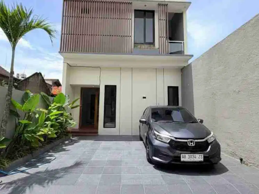 RUMAH MEWAH KONTEMPORER 2 LANTAI MODERN LOKASI STRATEGIS DI WEDOMARTANI NGEMPLAK
