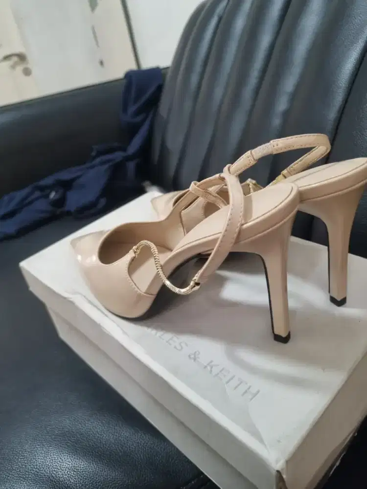 sepatu heels CHARLES&KEITH