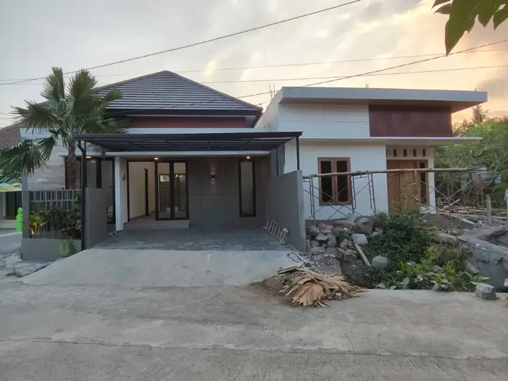 Rumah Modern Minimalis di Ngaglik Sleman#Kode : RSH 035
