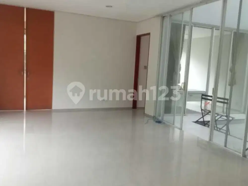 Siap Huni, Rumah, 2 Lantai, Dekat Pusat Perbelanjaan