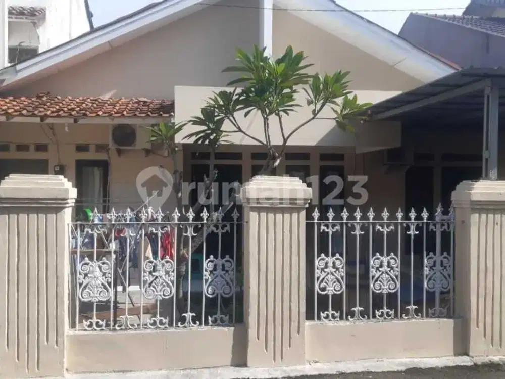 Dijual: Rumah Strategis Dekat Akses Tol & MRT - Jakarta