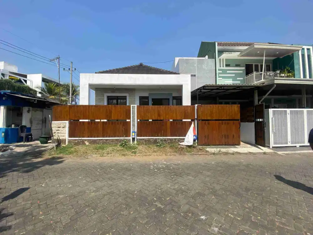 Rumah Siap Huni Area Sulfat  Luas Tanah 144 Jalan Lebar Dekat Ciliwung Blimbing Sawojajar