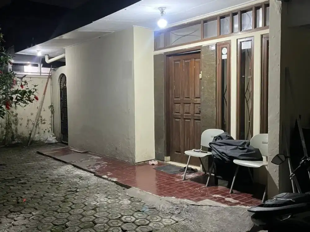 Rumah lama terawat di Turangga Buah Batu