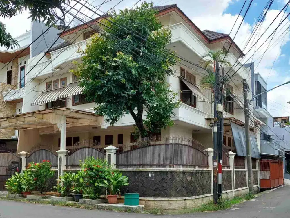 dijual rumah di sunter agung 3 lantai bagus hoek jalan lebar