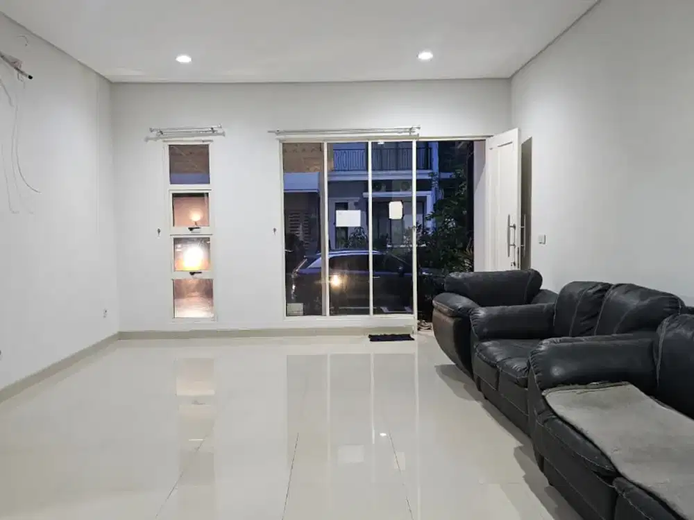 Dijual rumah cantik murah elegan di BSD