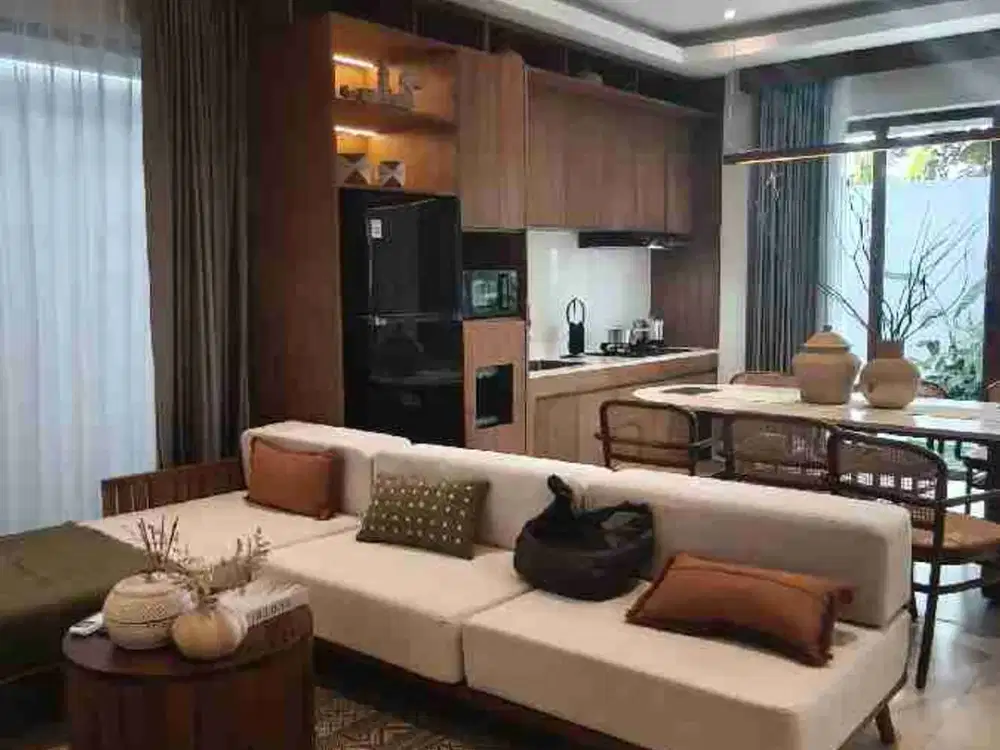 For sale Modern Tropical Vila 4 bed one gate  free hold Near Sanur