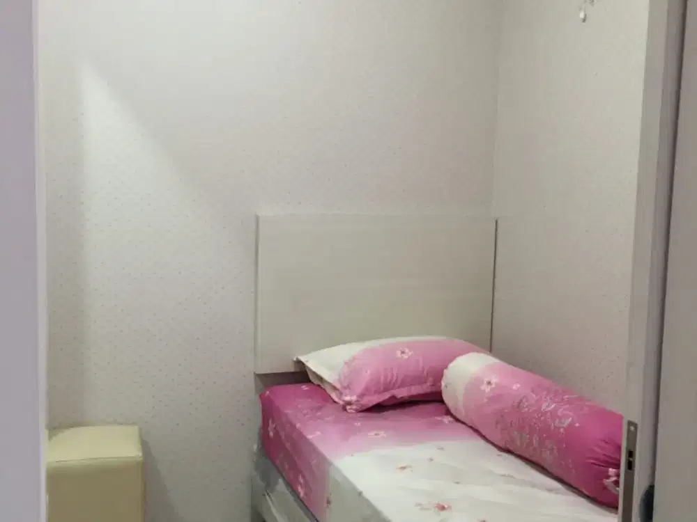 PILIH HUNIAN PRAKTIS DI GREEN PRAMUKA BOUGENVILLE SUDAH LENGKAP FURNITUR DAN SIAP DIHUNI