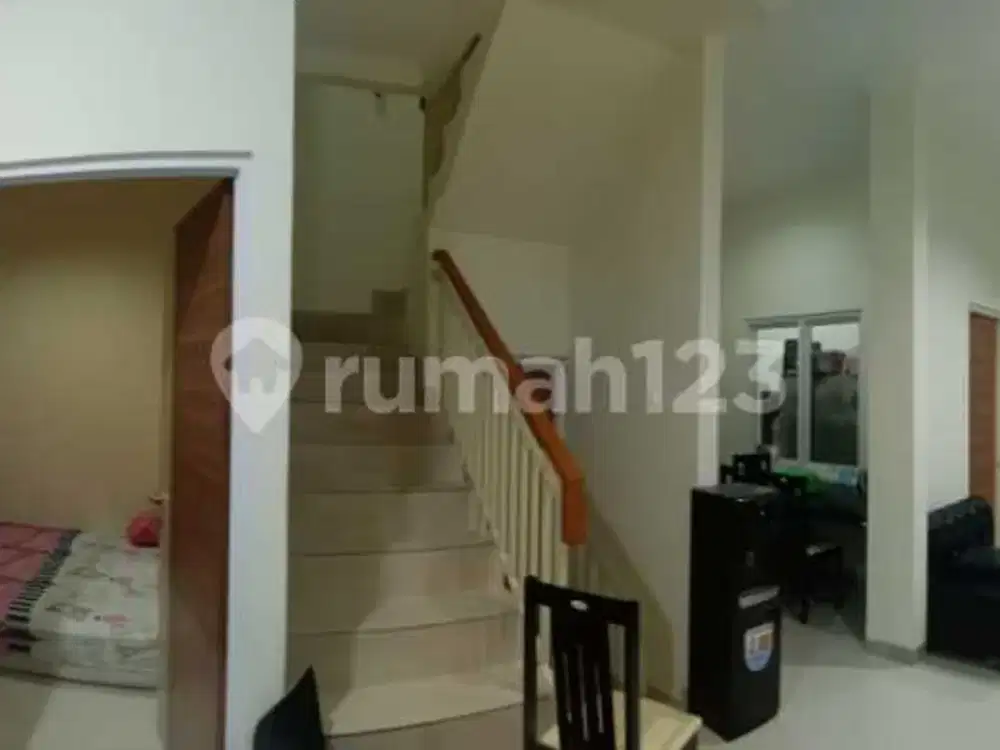 Rumah, 2 Lantai, di Green Bintaro Indah