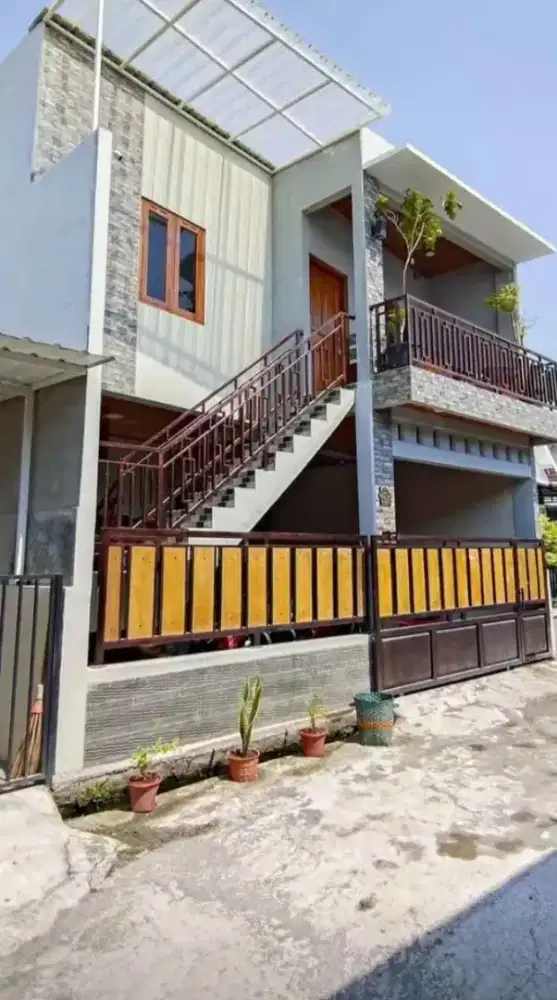 Rumah lantai 2 wonorejo luas 110m