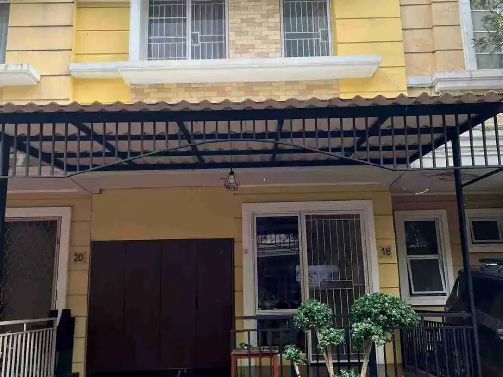 Rumah 2 lantai shm sudah renovasi total siap huni harga nego