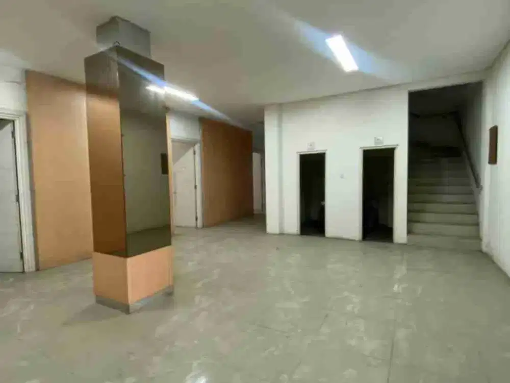 DISEWAKAN MURAH 
RUKO / TEMPAT USAHA BARU GRESS
Lokasi  0 JALAN