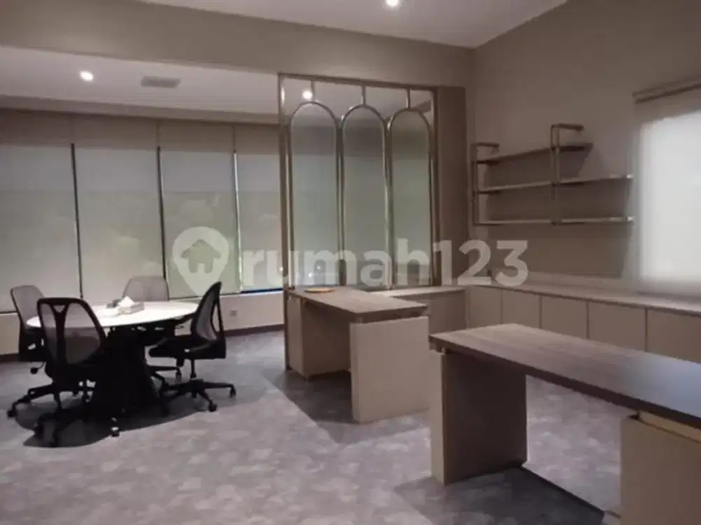 Full Furnished, Rumah untuk Kantor, 2 Lantai, Min. Sewa 5 Tahun, di Area Premium Pakubuwono