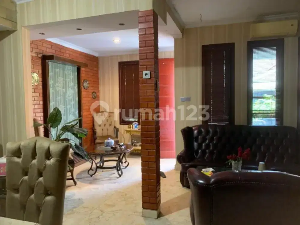 No Cobroke. Rumah, 2 Lantai, Semi Furnished, SHM, di Perkici