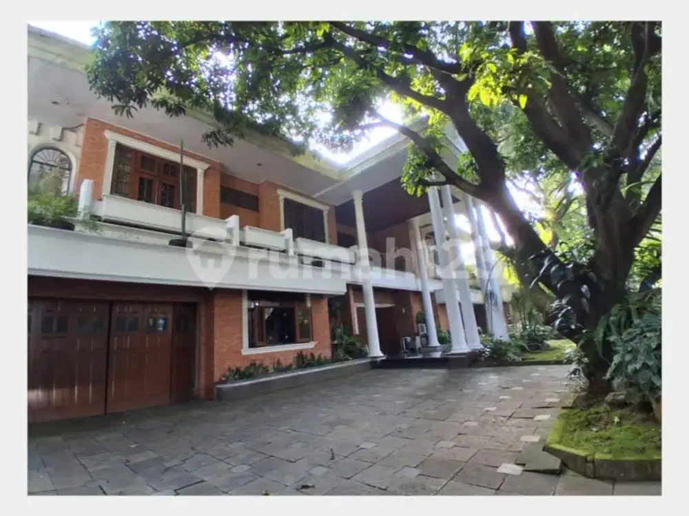 Dijual Rumah Super Mewah dengan Gaya Clasic di Pondok Indah