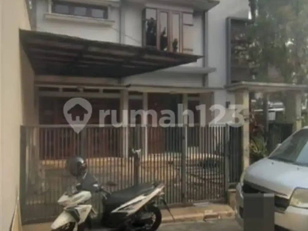 Dijual Rumah di Cilandak Jakarta Selatan Posisi Utara dan Barat