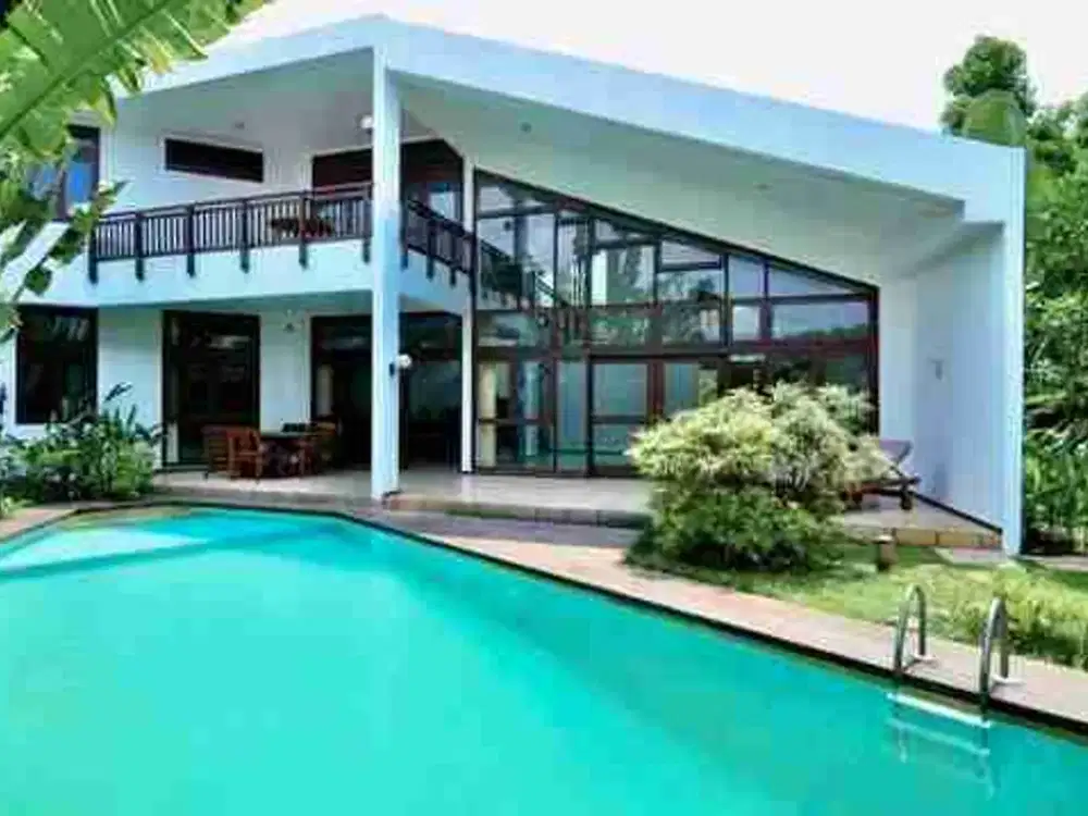 RUMAH TAMAN GIRI LOKA BSD LUAS ADA SWIMMING POOL