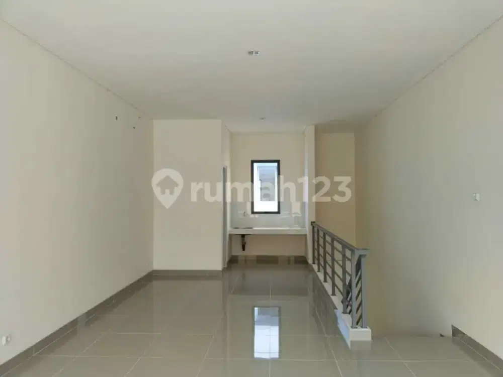 Siap Huni, Ruko, 3 Lantai, di Maggiore