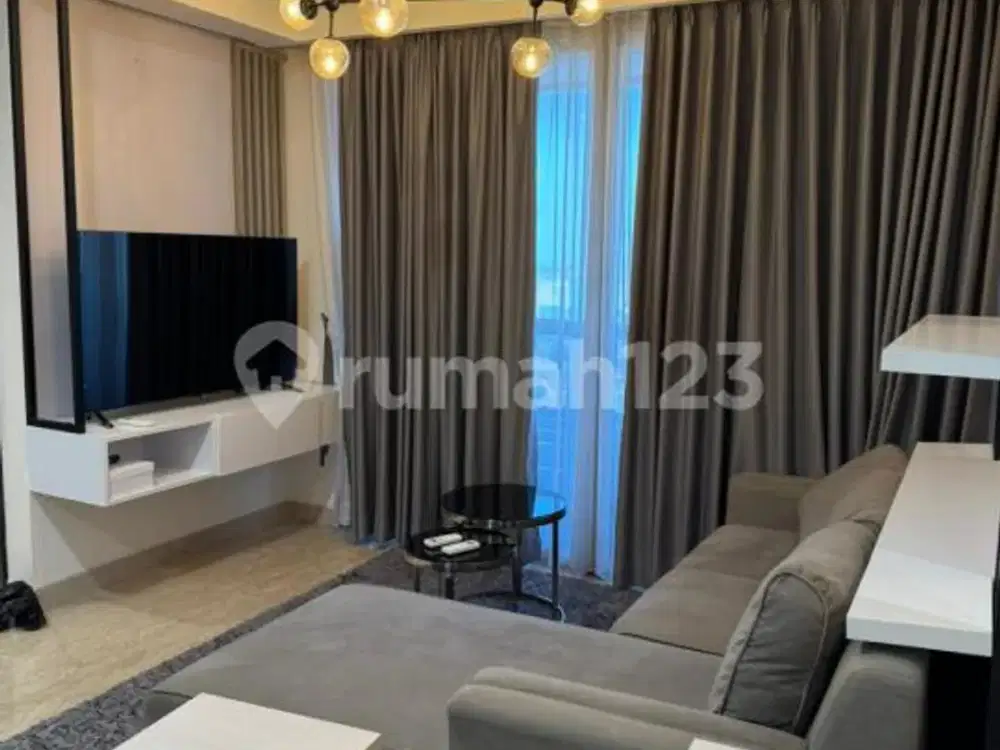 No Cobroke. Apartemen dengan Private Lift, di Menteng Park