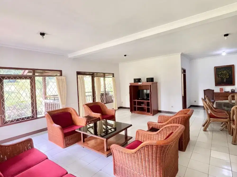Dijual Villa Bagus di Cisarua Bogor Bawah NJOP
