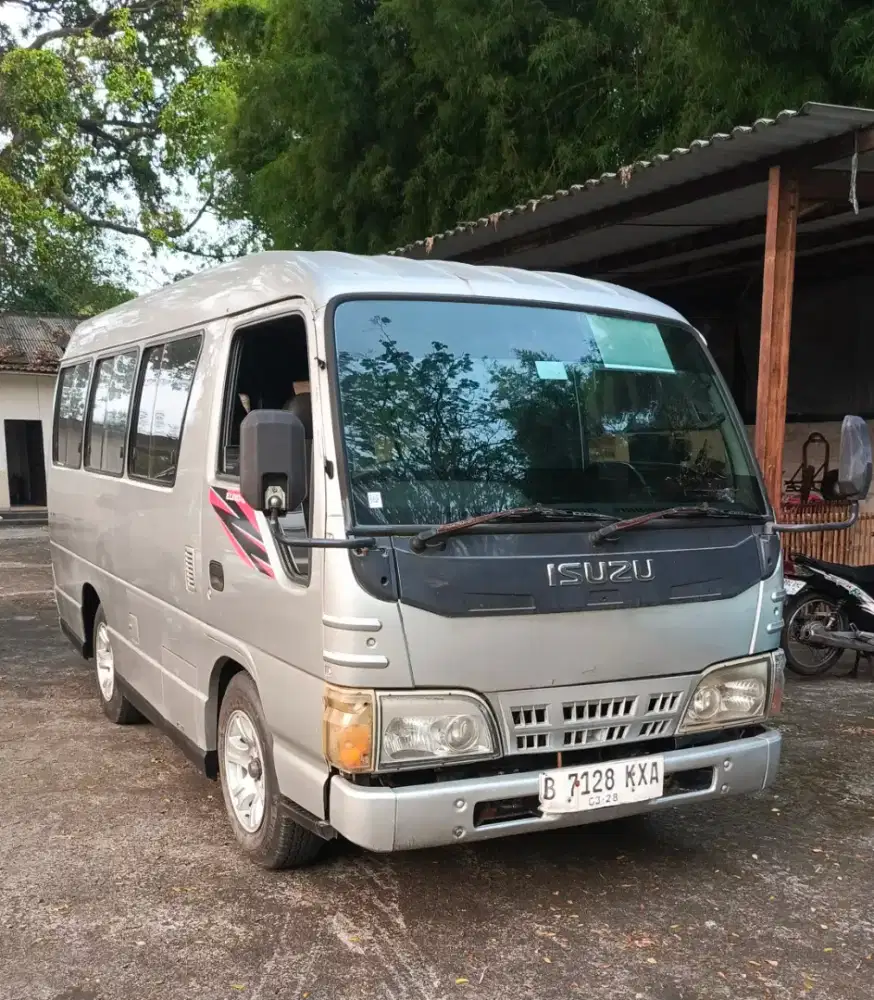 2016 Minibus Isuzu Elf Short NHR 55 AC