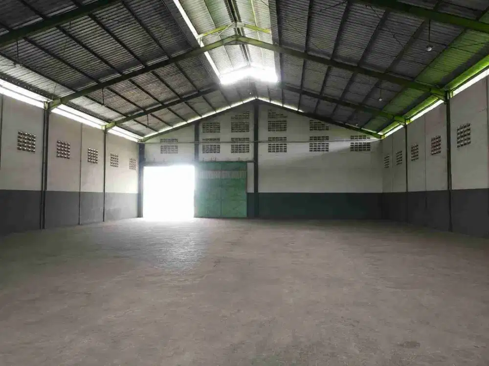 Di jual gudang 2700 m2 di Karang anyar