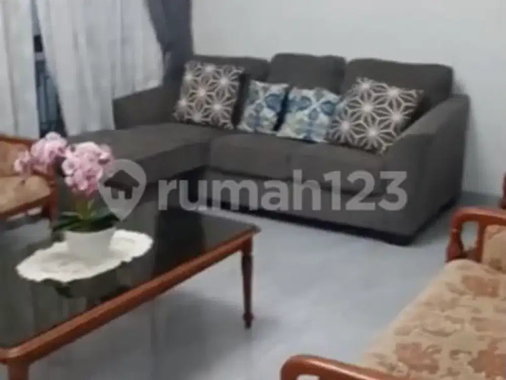 Rumah, 2 Lantai, di Pejaten Barat