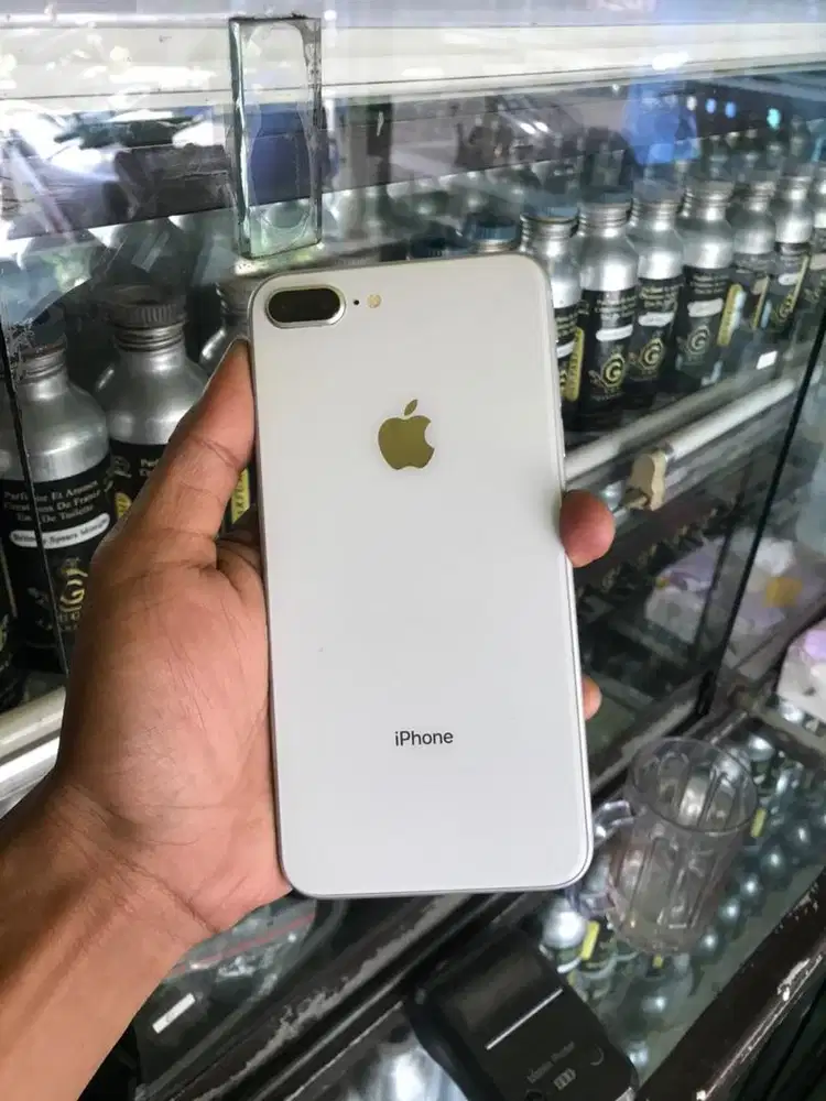 Iphne 8 plus 64 gb second