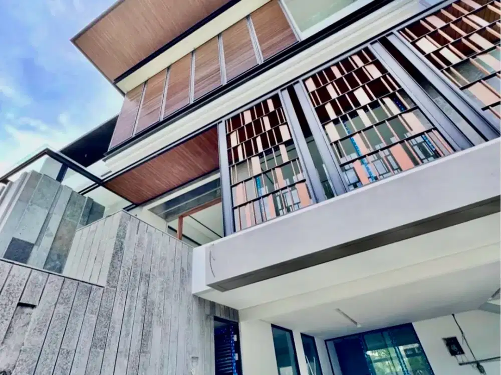 DIJUAL RUMAH CITRALAND UTAMA MODERN TROPIS LUXURY BARU GRESS 5KT 3LT
