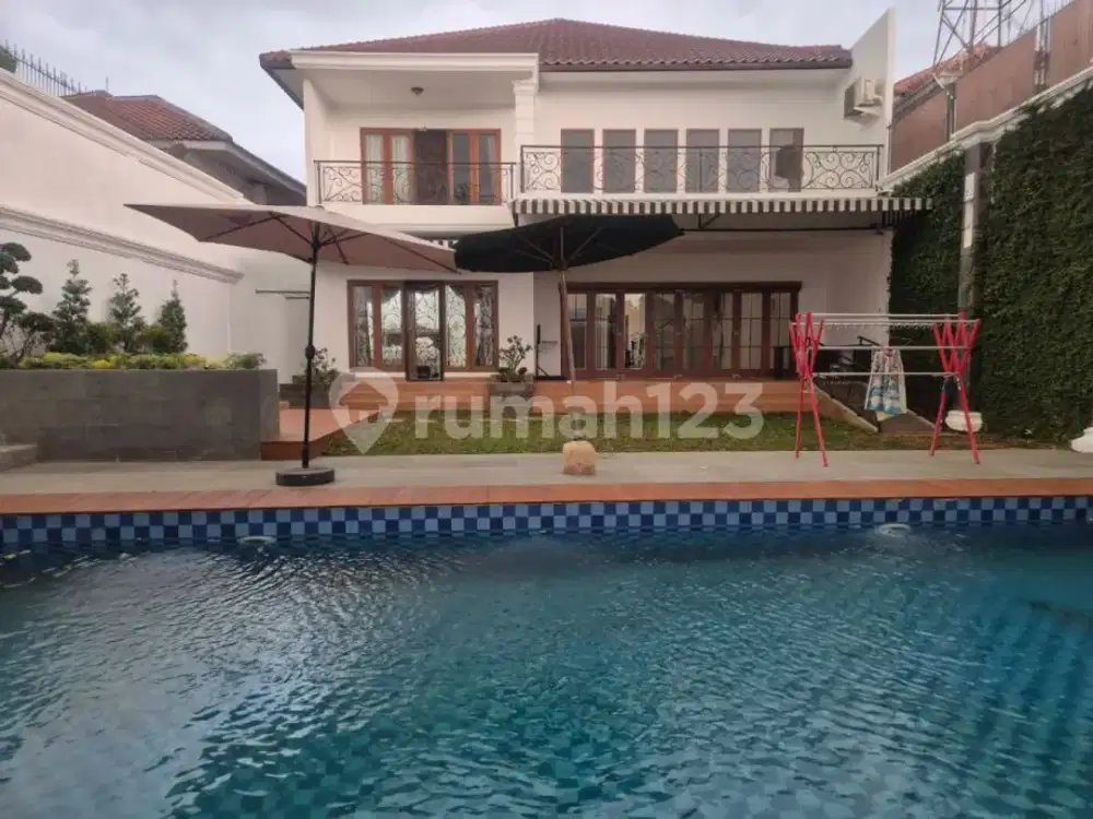 Disewakan Rumah Cantik, Asri, Baru Selesai Renovasi di Kemang