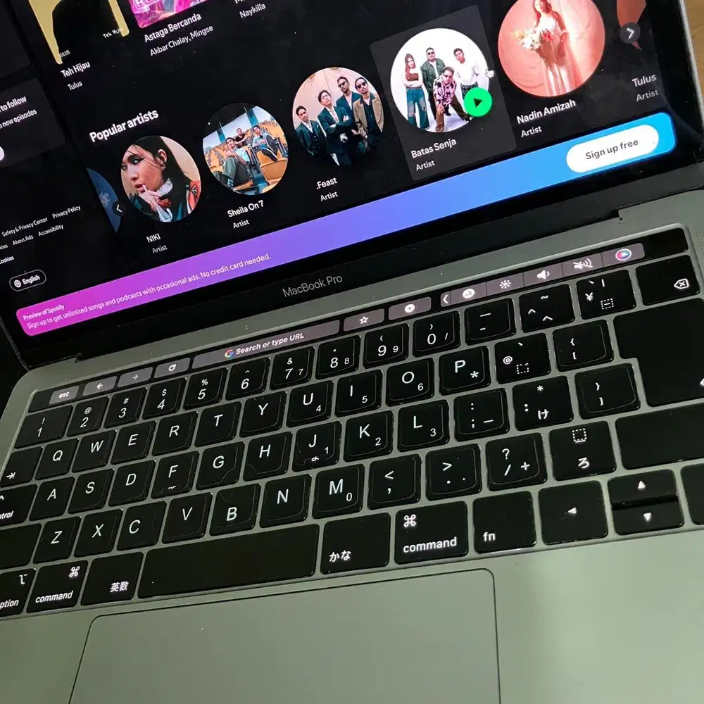 Macbook pro 2019 touchbar 4tbt normal siap pakai