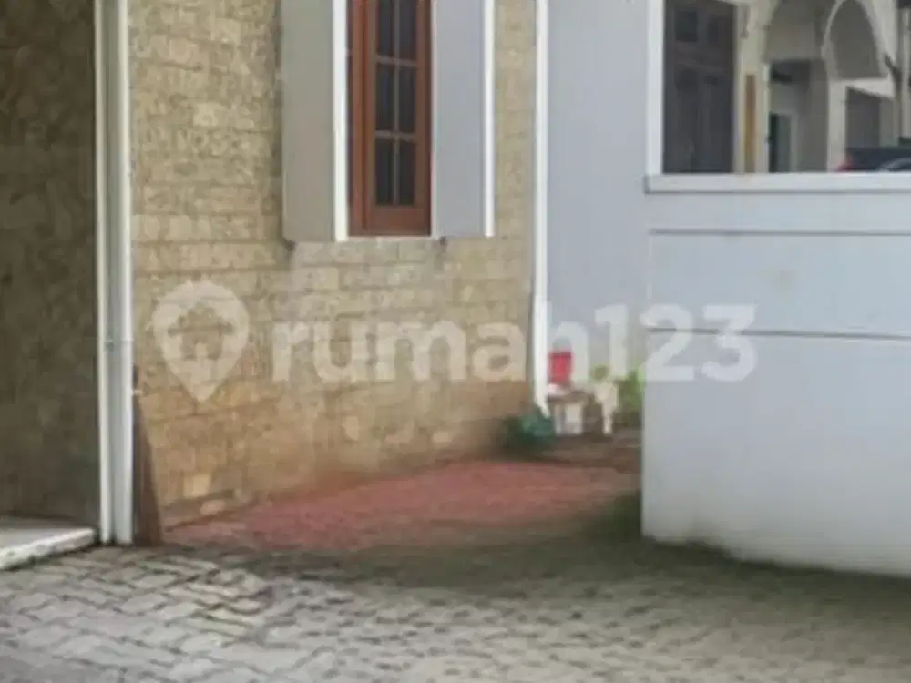Siap Huni, Rumah, 1,5 Lantai, Dekat Akses Tol