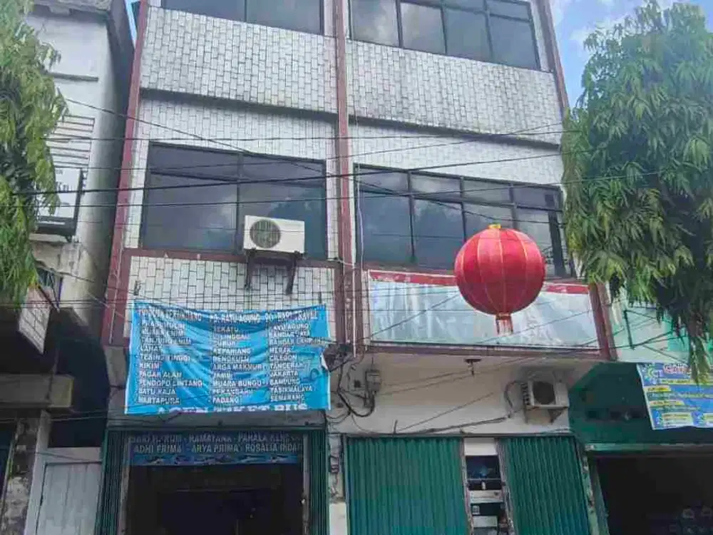 DISEWAKAN 2 RUKO GANDENG DI TENGAH KOTA