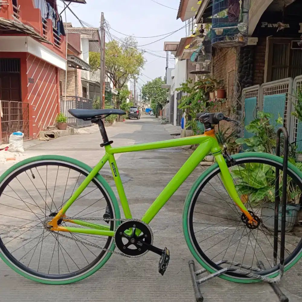 SEPEDA FIXIE UNITED EVOLUTION ALLOY ALLUMINIUM SIZE 49