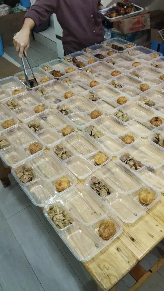 DIBUTUHKAN KOKI CEWE MASAKAN NUSANTARA