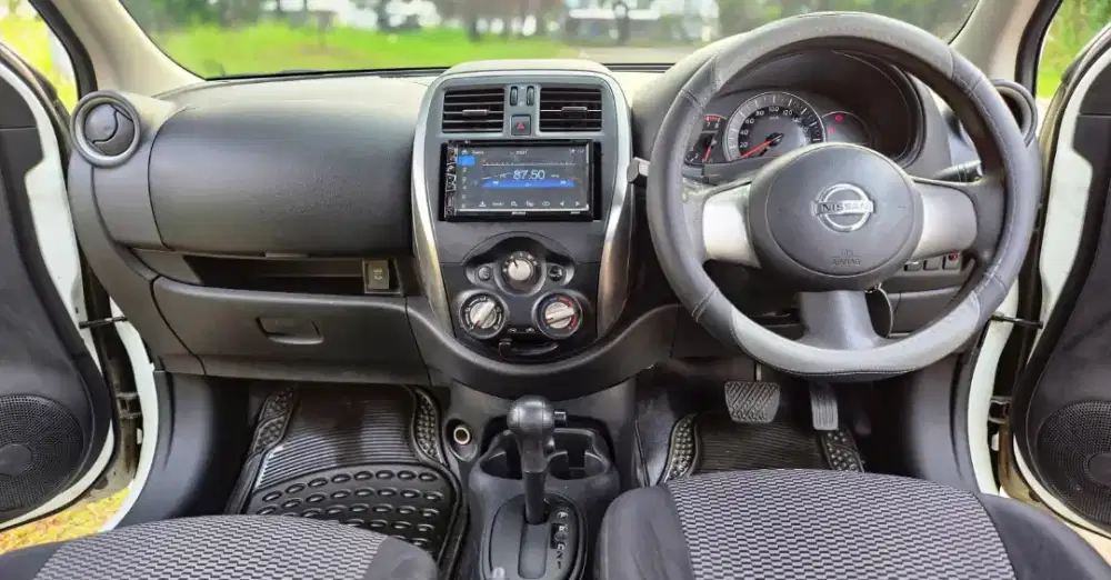 Nissan March matic 2015