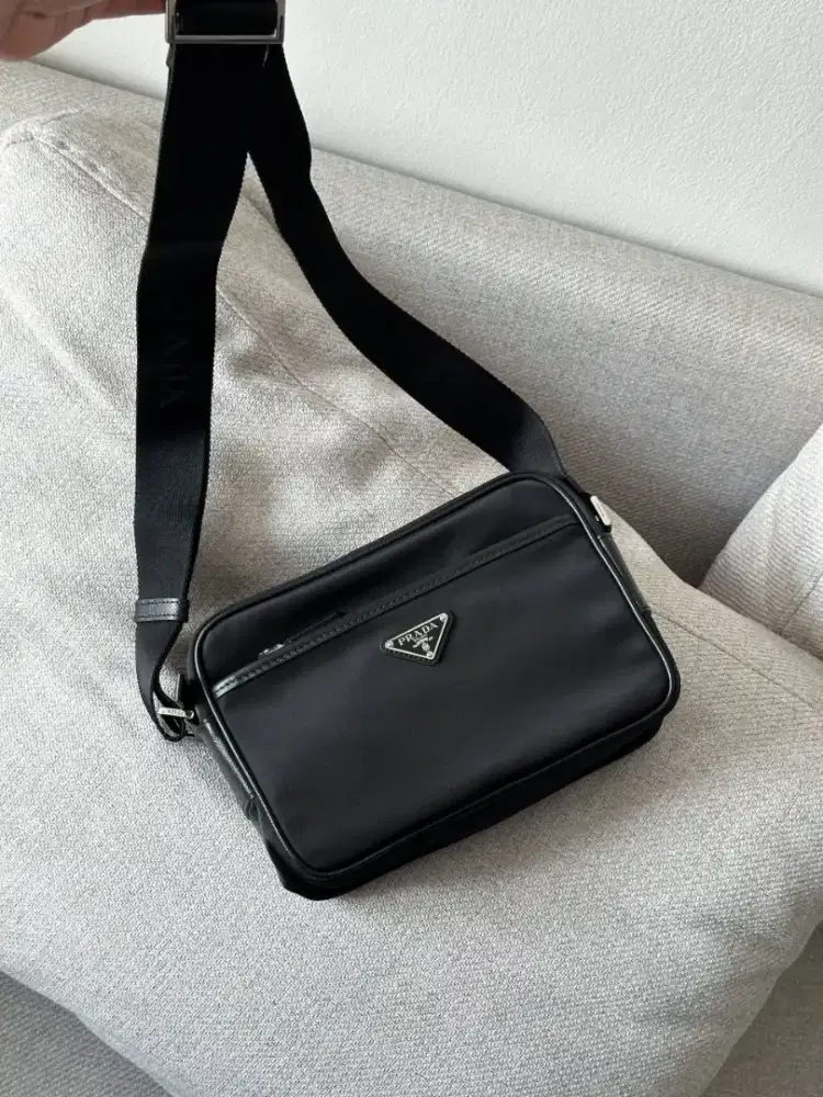 Preloved tas pria Prada Nylon Safiano