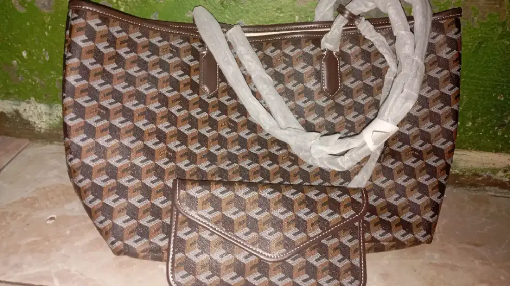 Tas Christy Ng ori