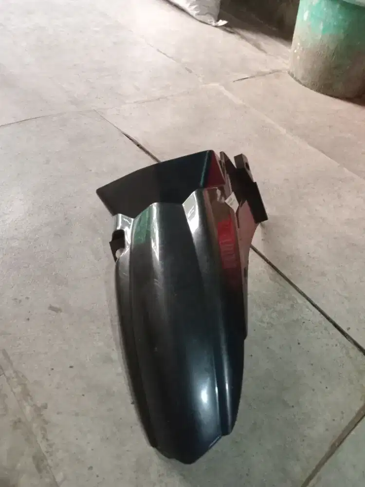 Hugger Spakbor Kolong Vario 160 / PCX 160 Aksesoris Pelindung Mesin