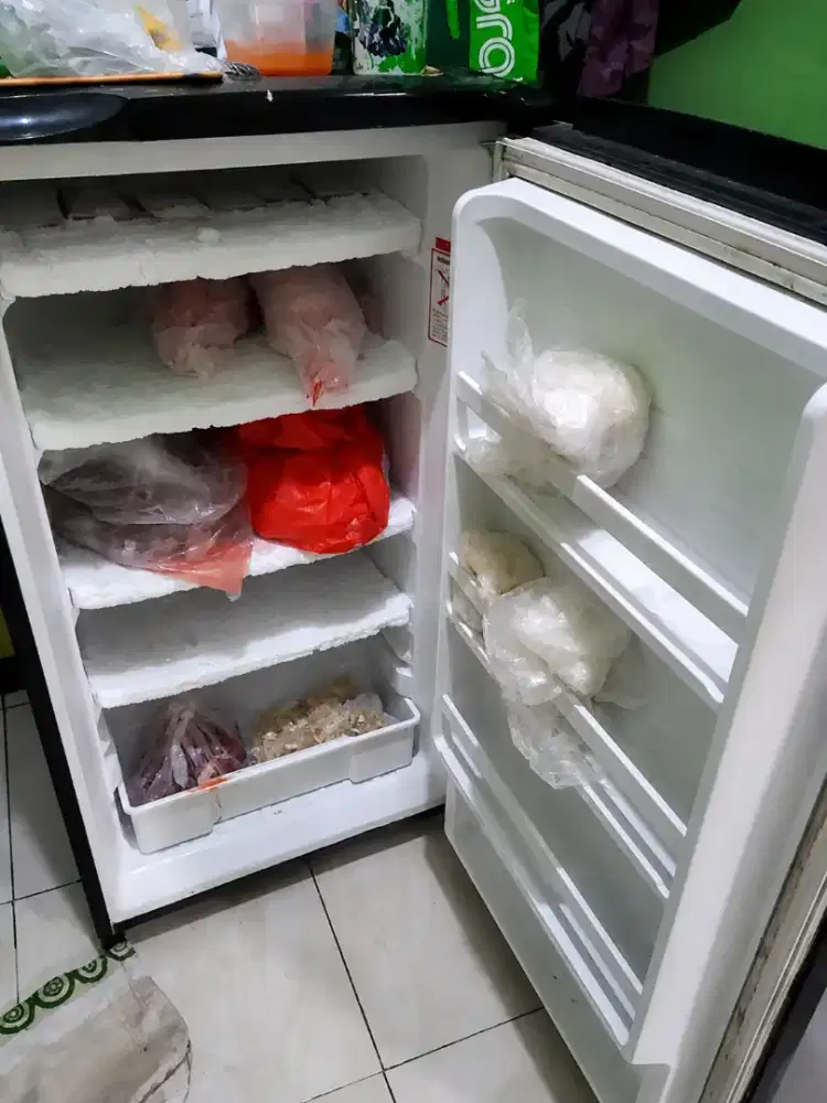 FREEZER AQUA 4 RAK BEKU