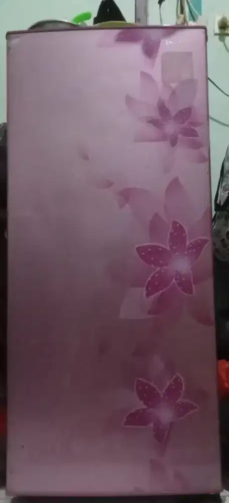 Jual aja nih kulkas sharp