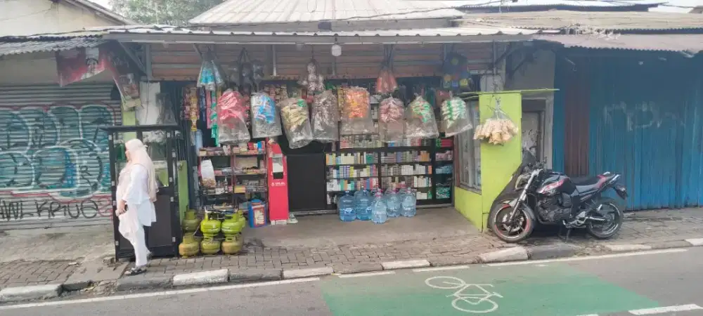 Dijual rumh & kios dua muka,dijln utama,strtgis,smpng pom bnsn,aman