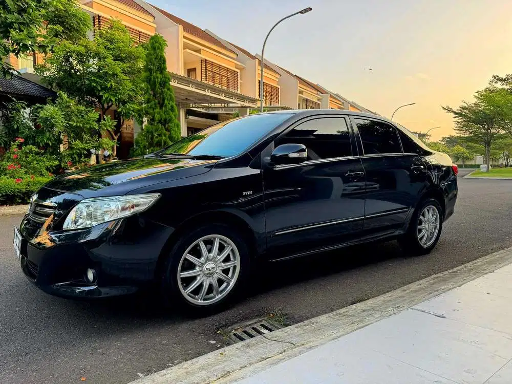 Toyota Corolla Altis 2010 Bensin