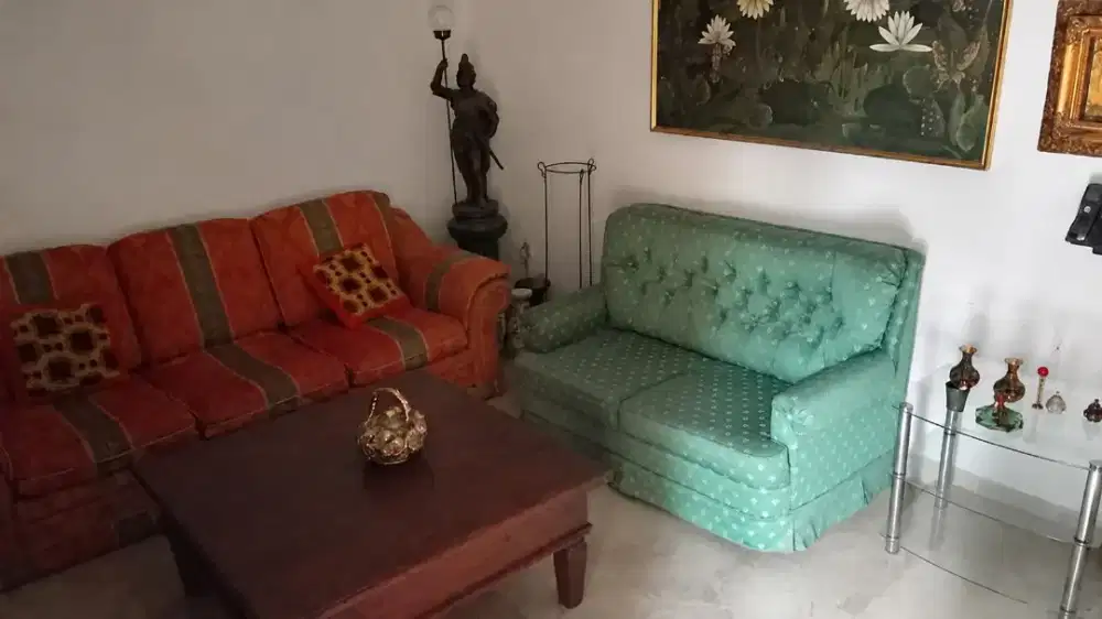 Sofa Kulit 1 Set + Meja Kayu Solid