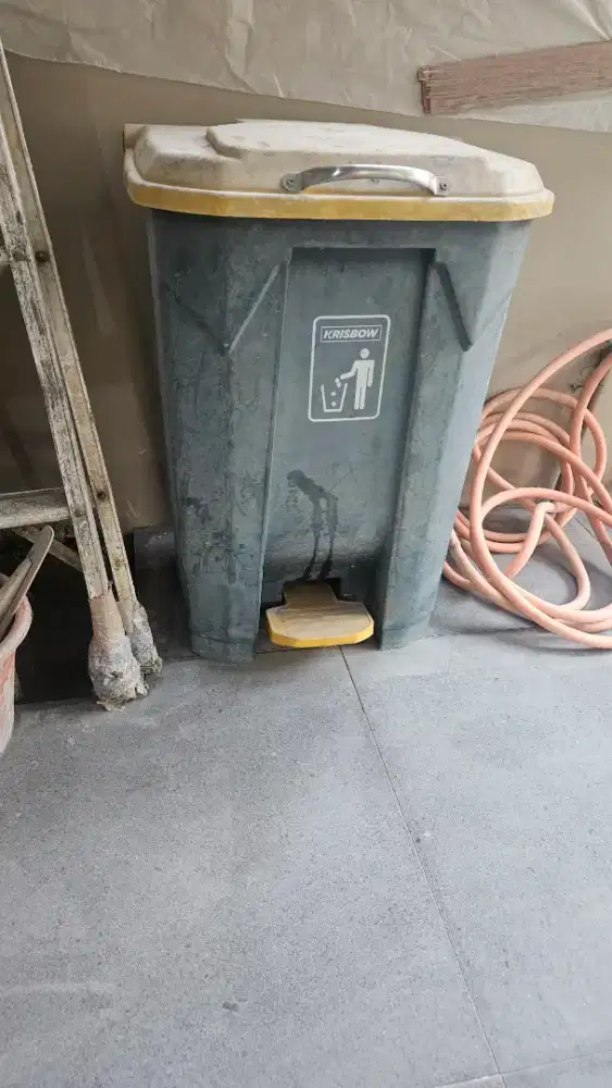 Tempat sampah krisbow azco besar